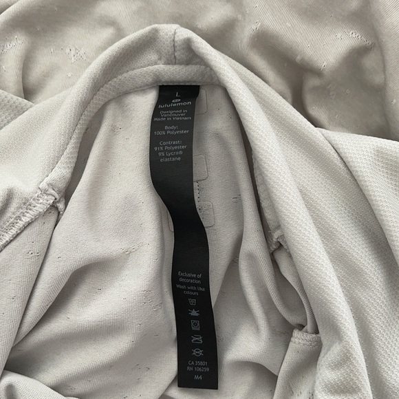 Lululemon Long Sleeve Shirt Size L 🥰🥰 - Picture 3 of 3